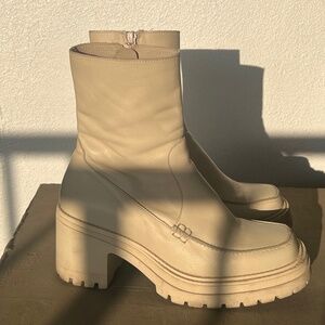 Penny Second Skin Leather Ankle Boot - size 39